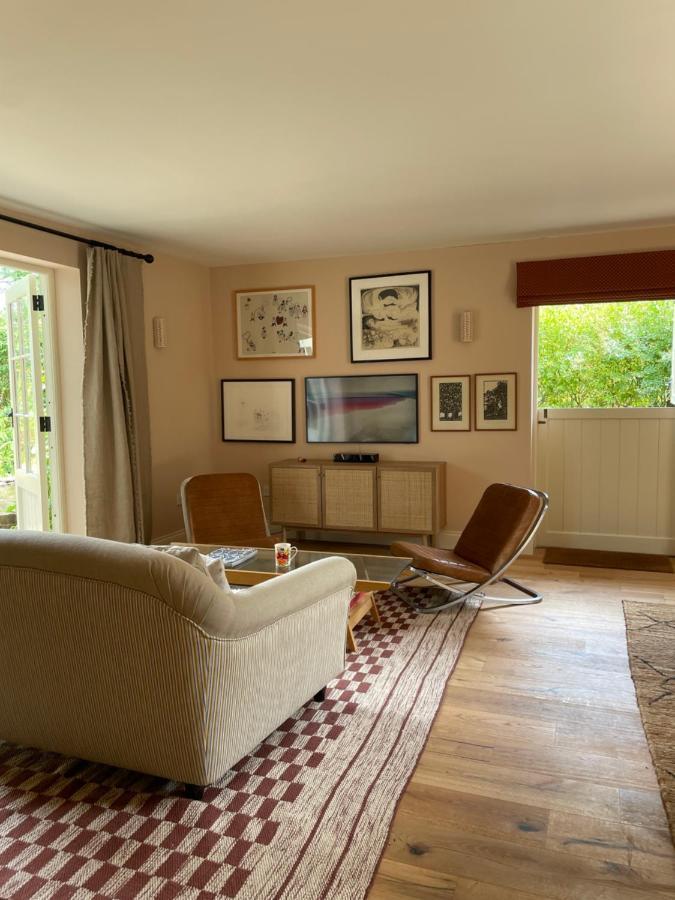 Peaceful Cottage With Private Garden Хейлшем Экстерьер фото