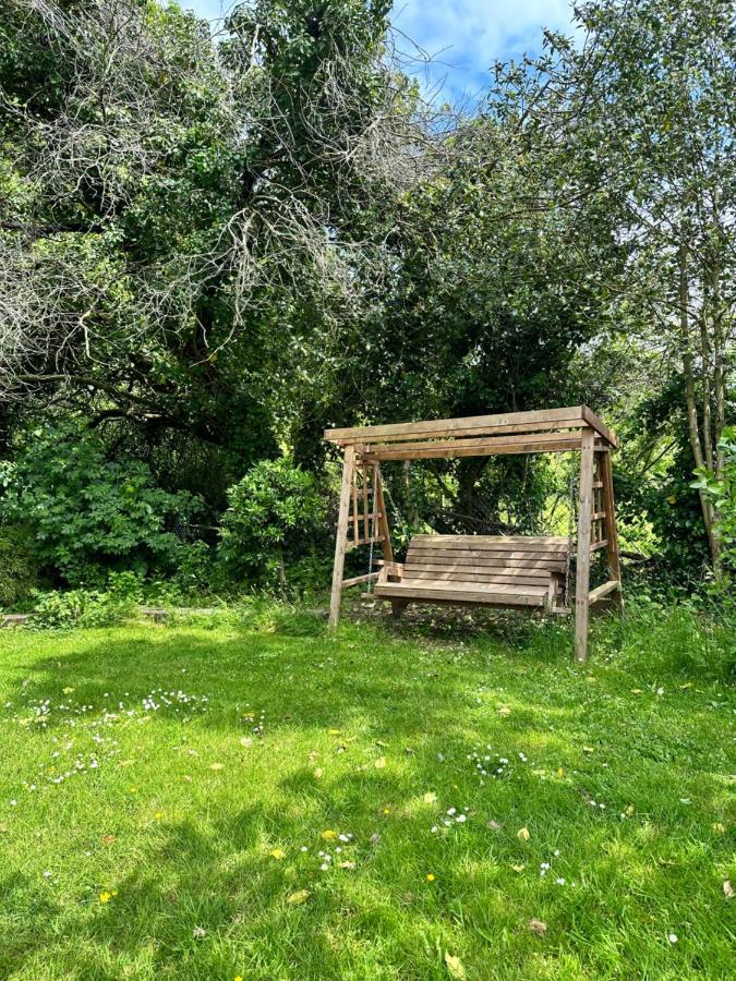Peaceful Cottage With Private Garden Хейлшем Экстерьер фото