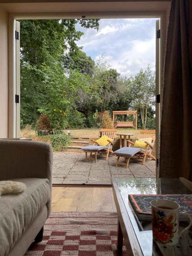 Peaceful Cottage With Private Garden Хейлшем Экстерьер фото