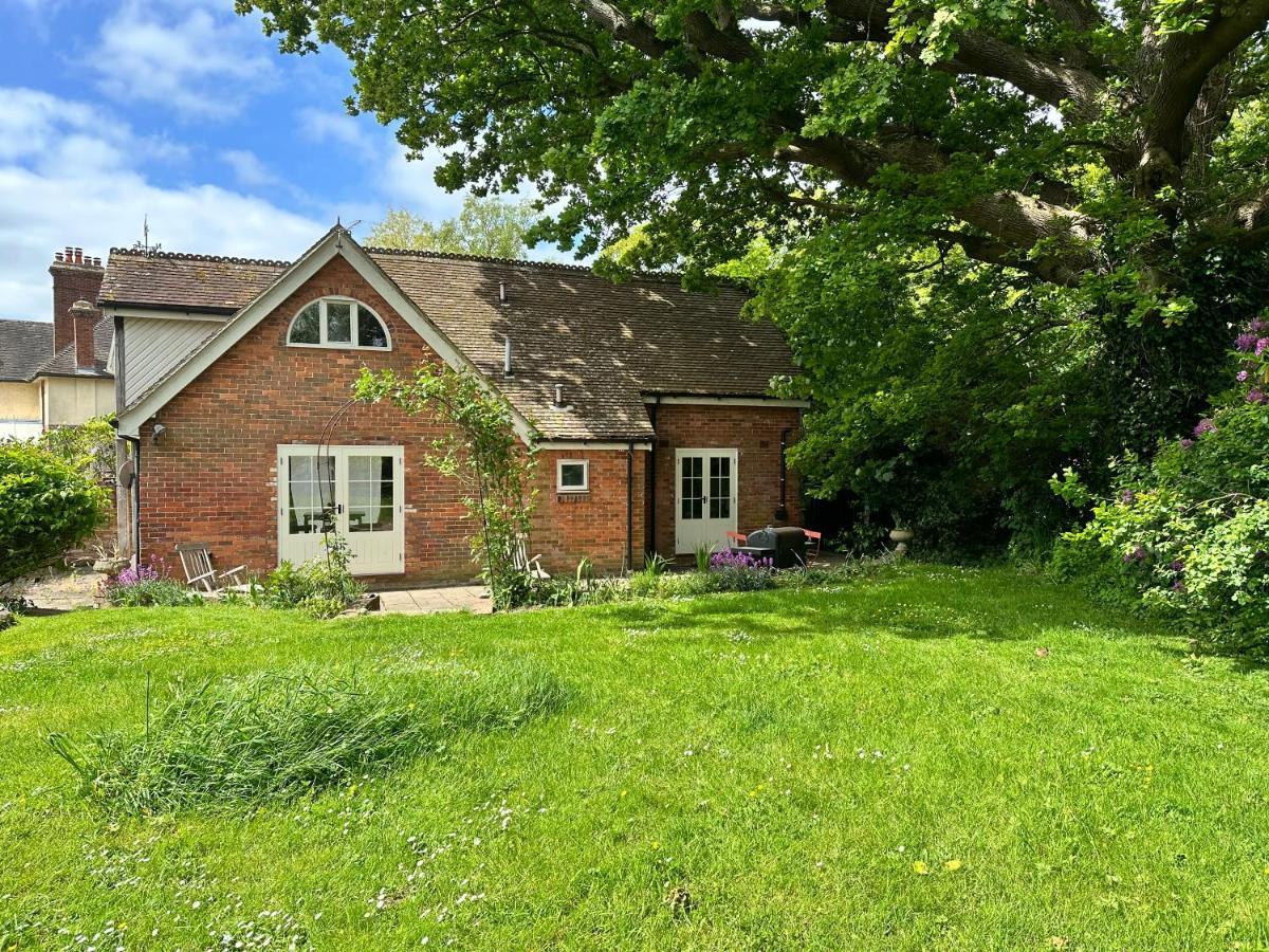 Peaceful Cottage With Private Garden Хейлшем Экстерьер фото